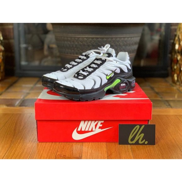 Size 4y Nike Air Max Plus RF "White Volt" - Picture 2 of 5